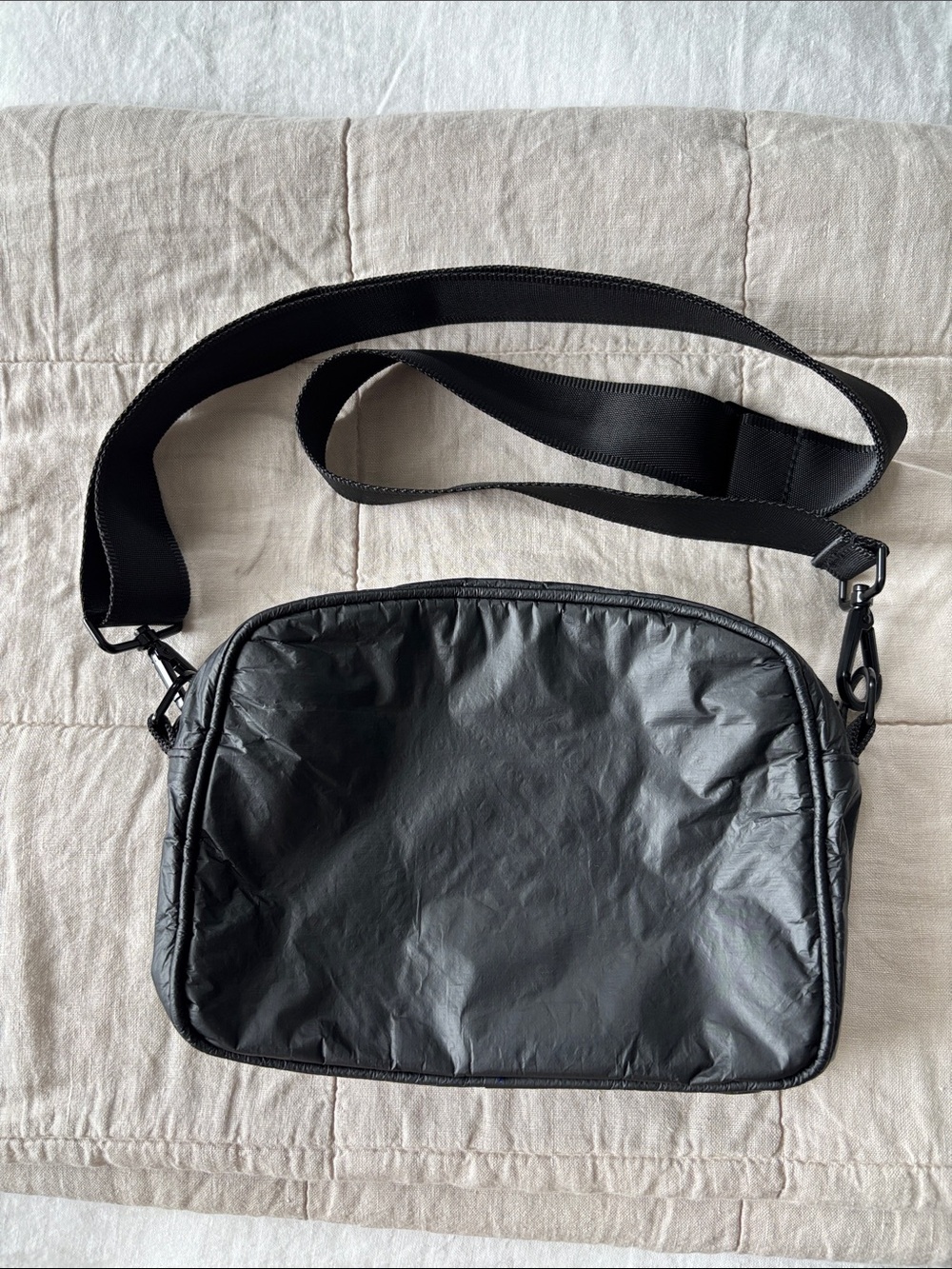 Aloha Collection Le Tour Crossbody Bag - Picture 3 of 10